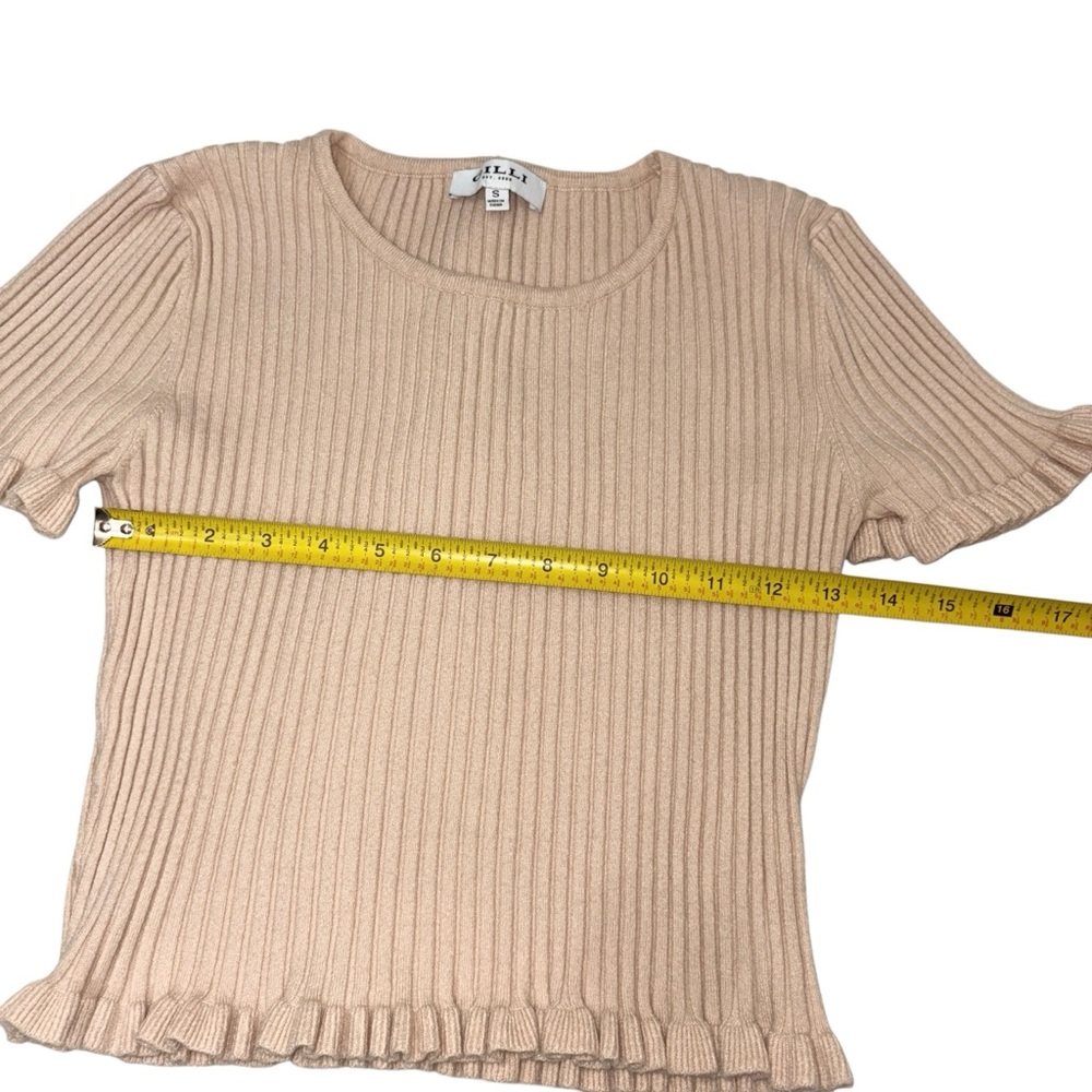 GILLI Ruffled Beige Ribbed Top size Small - Picture 8 of 10